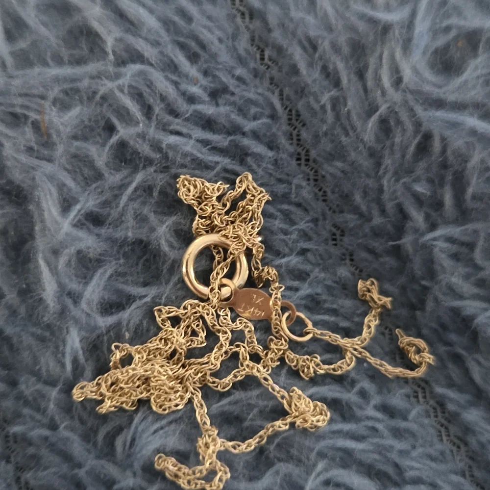 2 Broken 14k Gold Neclaces - Picture 3 of 13